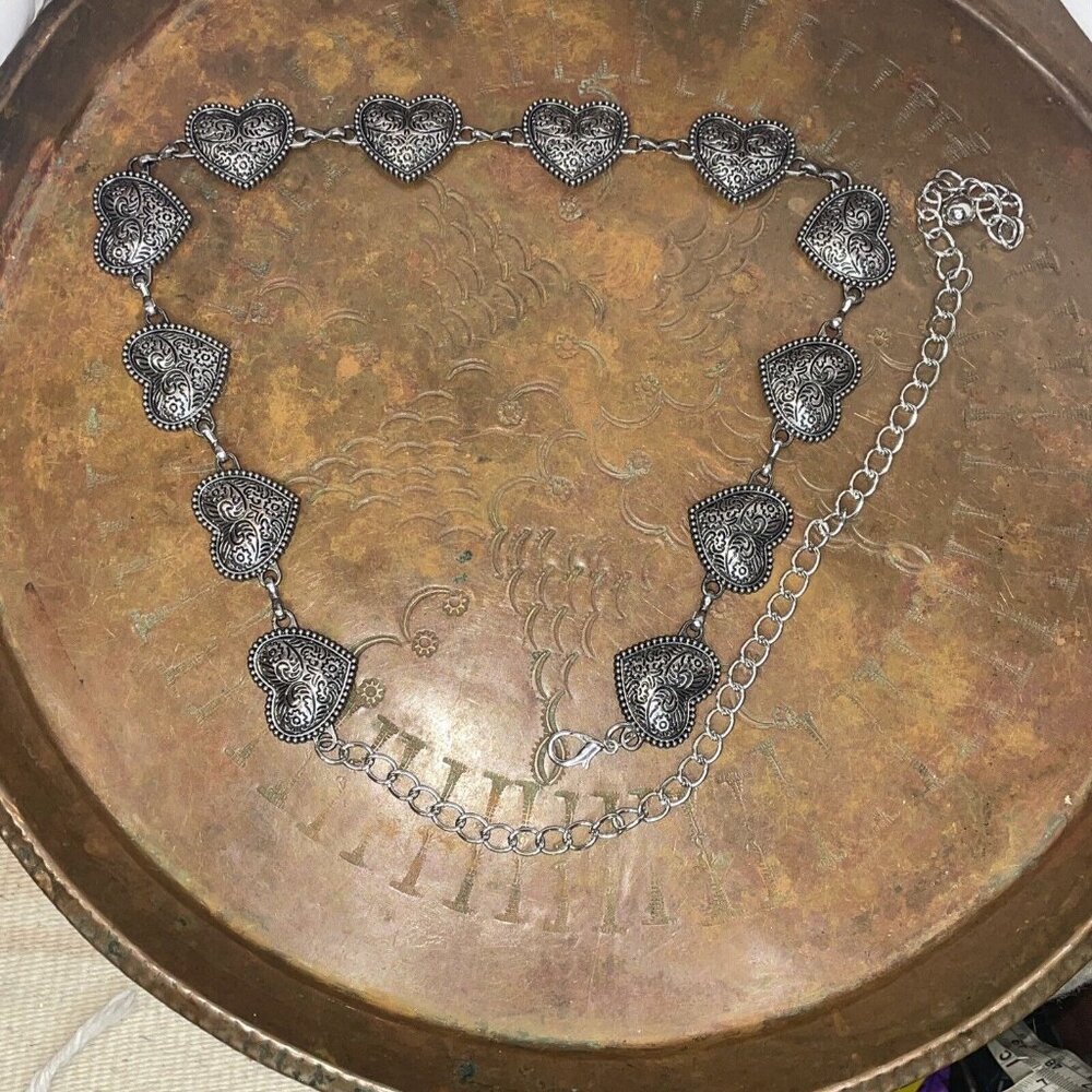 Womens Western Southwest Silver Heart Chain belt adjustable to 41 inch fall - Picture 2 of 10